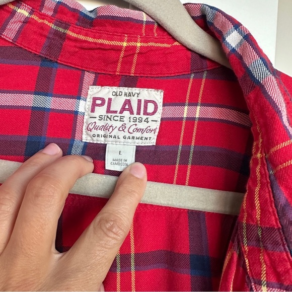 Old Navy Red and Blue Casual Button Down Shirt - Picture 2 of 2